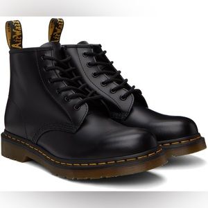 Dr. Marten MADE IN ENGLAND vintage 6 eye black leather 101 size 9.5 (7 uk)